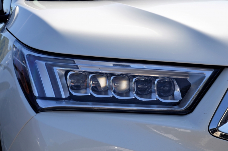 automobile-SILLANS LA CASCADE-min_acura-headlamp-2834131